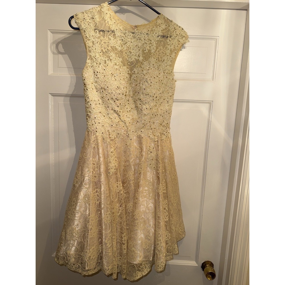Abby Paris Knee Length Size 6 Dance/Prom Dress